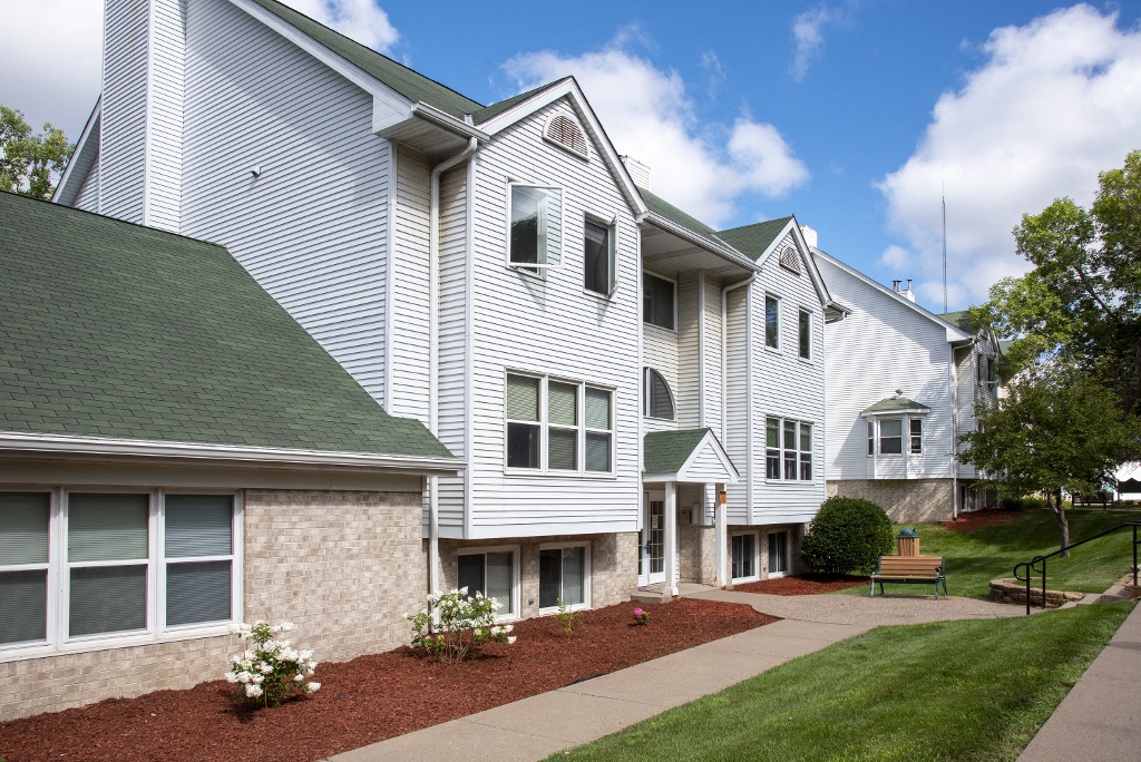 Hamline Park Apartments, 1525G Charles Ave, St. Paul, MN RentCafe